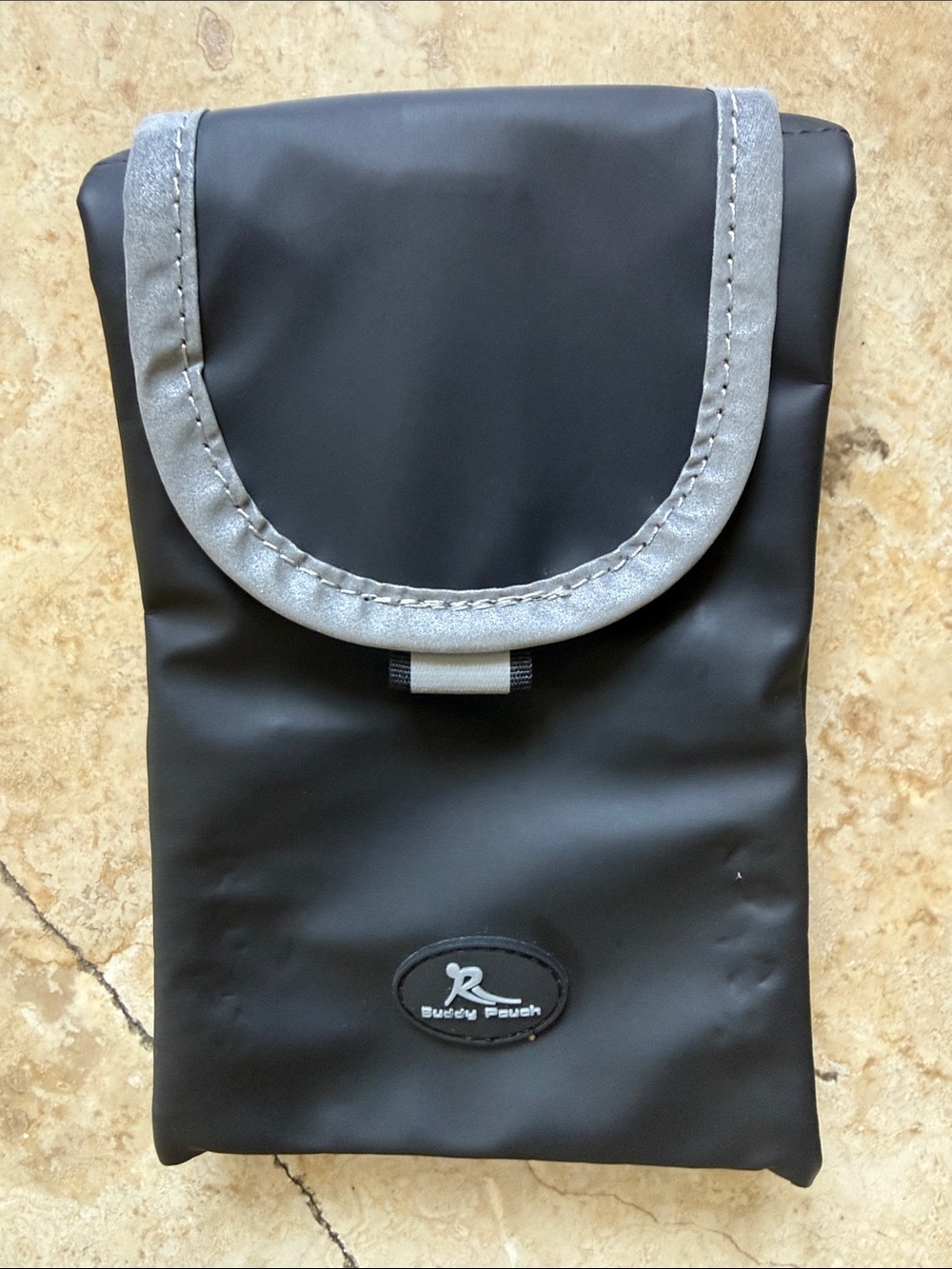 BUDDY POUCH excellent condition, black and gray